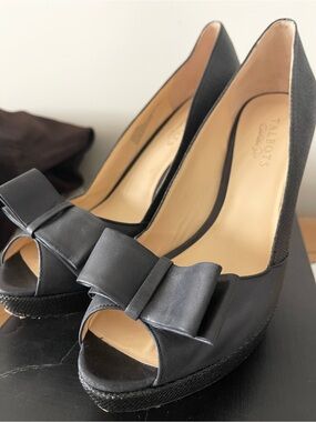 Like New Black Peep-Toe Bow tie Heels
